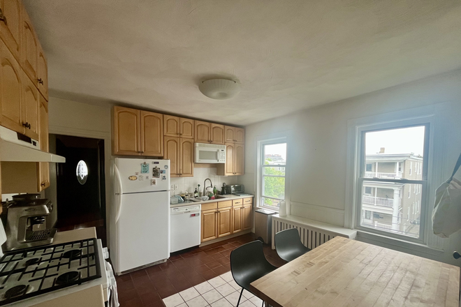Eat-in Kitchen - Outdoor Space and 2 Bedrooms in Beautiful Third Floor Condo Near HBS - Available 8/1