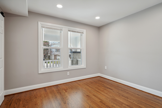 Bedroom 1 - 2 openings in our 4-bed, 3-bath house
