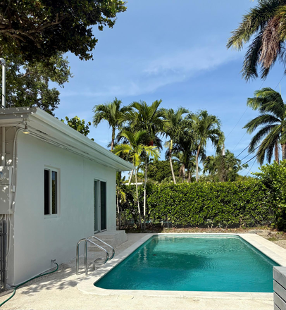Pool Area - Dira 1