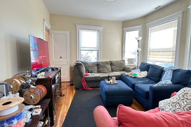 Call NOW for showings! 617-236-8600 - GLENLEY TERR - *NO FEE* HUGE TOP FLR DUPLEX 6BR AVAIL *9/1/2026* W/ IN UNIT LNDRY, DW, 3 BATHS, A/C Apartments