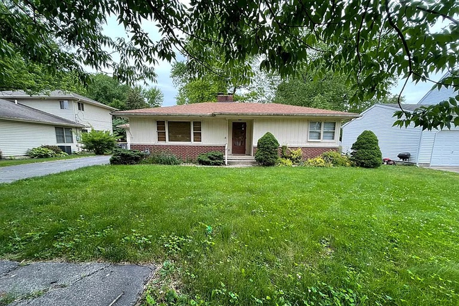 Out front - Close to campus & you can choose your own roommates.  3 bed/ 1.5 bath House