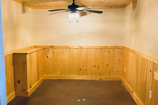 Bedroom - 1 Bedroom Apartment Available Janaury 1