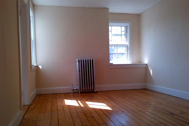 bedroom - East Side Apt. 1-1/2 Bed, 1 Bath, $1950 -Avail. 9/1