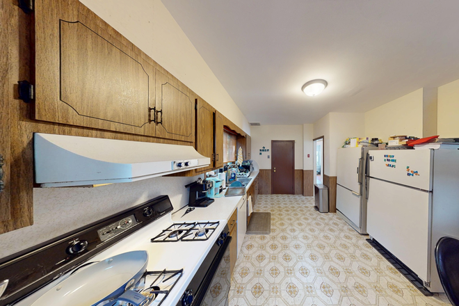 Call NOW for showings! 617-236-8600 - WOODSTOCK AVE - *9/1/2026* X-LARGE 6BR HOUSE NEAR BC W/ 2.5 BATH, TNDM PRKNG, W/D IN UNIT, EIK, AC!