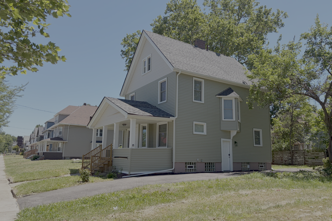 Side View - $2,650/mo total (~$530/bed!) 🔥🎓 CWRU Alum-Owned (’17) | Fully Renovated 5BR/3BA House