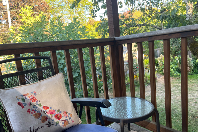 Deck overlooking garden - Light-filled and Cozy One Bedroom ADU Near Prince Pucklers Ice Cream