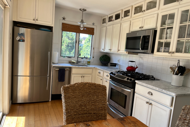 Kitchen - 2 Bedroom Updated Beach House - Fully Furnished Near Matunuck Oyster Bar & East Matunuck Beach