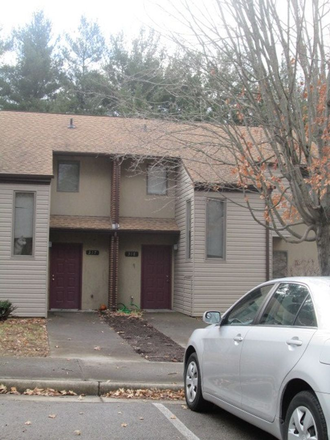 - 3 Bedroom 2.5 Bath Townhouse