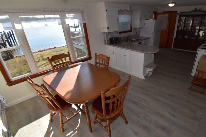 Dining area - Flintstone Road Apartments