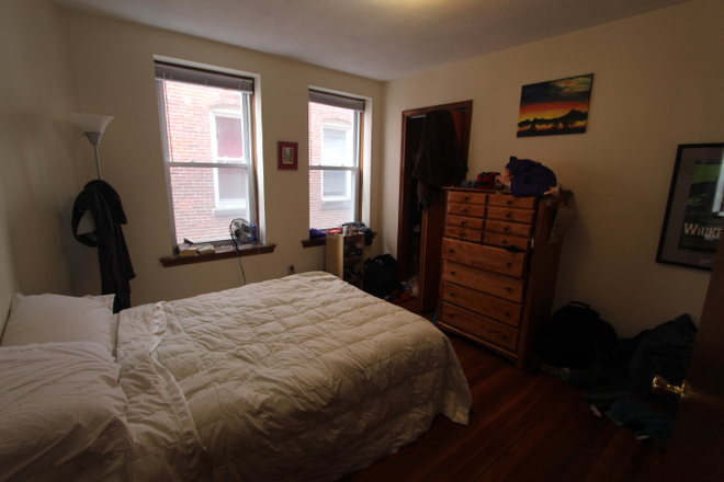 3 - Conveniently located apartment near MIT and central T.