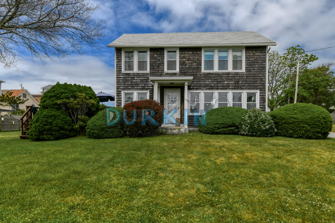 Front - 25 Hills Parkway Narragansett, RI 02882 House