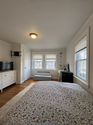 bedroom - Foster Street Room, across campus House
