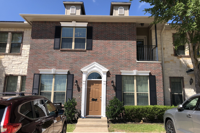 Welcome Home to Gateway Villas - * One Male Spot * Furnished * Gourmet Kitchen/Grill * On Bus Route * Fun Christian Engineering *
