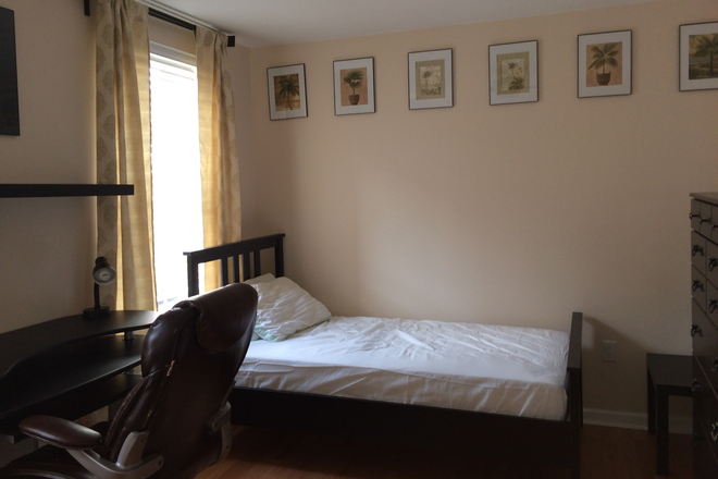 2nd Fl front Bedroom - Renovated Furnished House in University City,  One Room Available