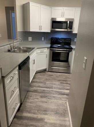 kitchen - 1 Bed / 1 Bath Lease Takeover – Downtown SLC Apartments