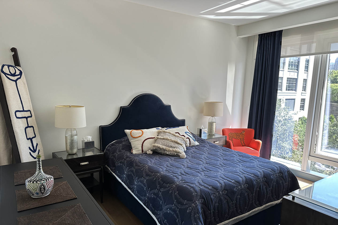 Bedroom - Luxury Apartment in Brooklyn Waterfront available from June 20 – 30 and July 18 – August 15
