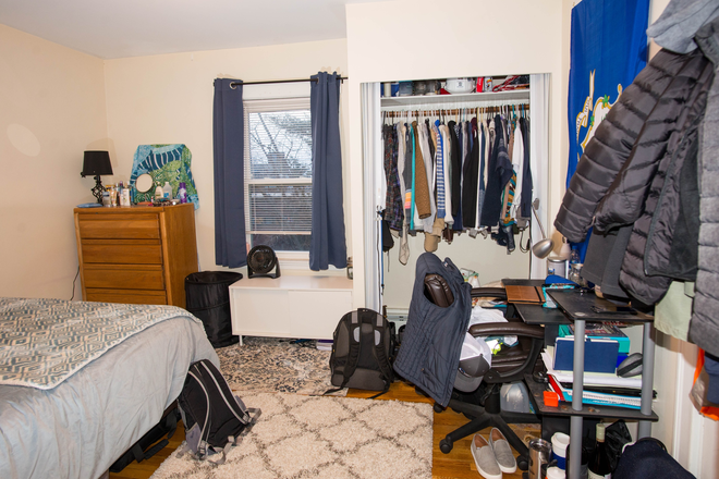 Bedroom - LARGE 3Bed/1.5Bath w. LAUNDRY IN UNIT! Private Deck! Apartments