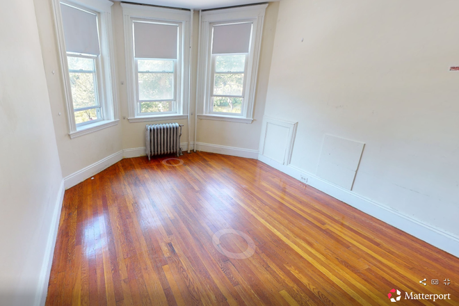 Visit hubrealtyproperties.com - Large 1 bedroom split, with eat in kitchen, in the Fenway