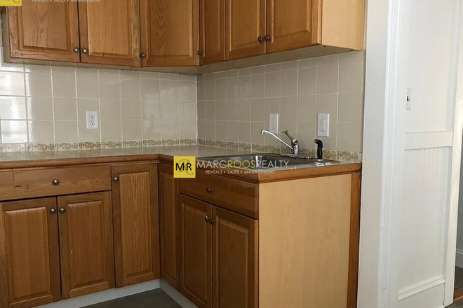 Call NOW for showings! 617-236-8550 - CUNARD ST - LRG 3BR/1BA IN SOUTH END NEAR RUGGLES MBTA W/ WIFI INC, LNDRY IN BLDNG AVAIL *9/1/2025*