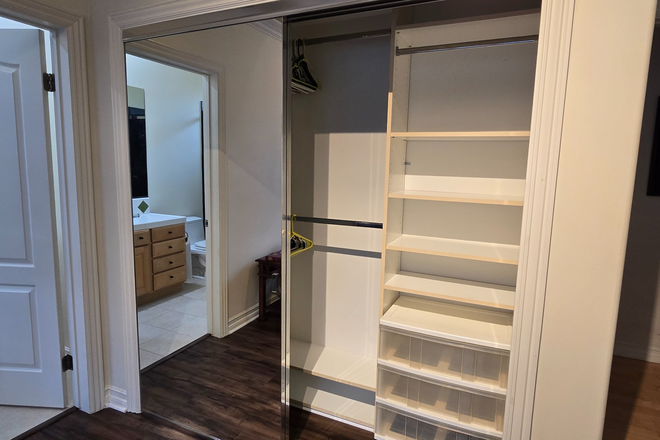Big closet space - Upscale safe neighborhood, 1 bedroom House
