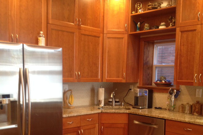 Kitchen - 3b/2ba duplex on Pershing Duplex