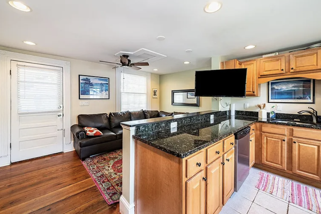 kitchen - Charming 1B Apartment W/PARKING in Downtown Charleston