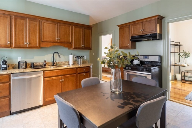 living - LOCATION!! SPACIOUS 4 BED WITH IN-UNIT LAUNDRY, AVAIL 9/1/26!!