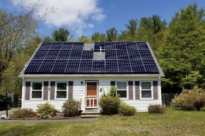 Street view of property - Single bedroom for Spring sublease (January-July), w/ option to renew for yearly lease in July House