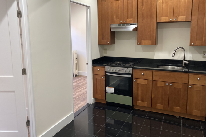 Kitchen - 3 bed Hemenway St - NEXT to CAMPUS! Heat/Hot Water INCLUDED! Apartments