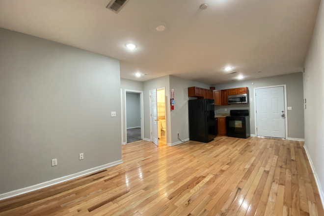 Living room - 1411 N 15th St  #3C Townhome