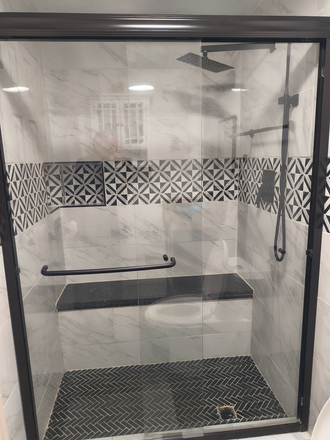 Sitting shower - Basement-suite, centennial-greenwood village Townhome