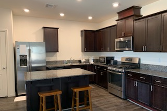 Shared kitchen - New house 2019 4 Br/2 Ba. Close to UC Merced. $650/room