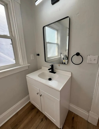 Bathroom - Renovated 5 Bedroom 2.5bath House