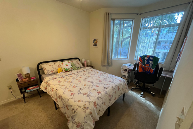 Bedroom - Looking Glass Summer A Sublease: Private Bed/Bath
