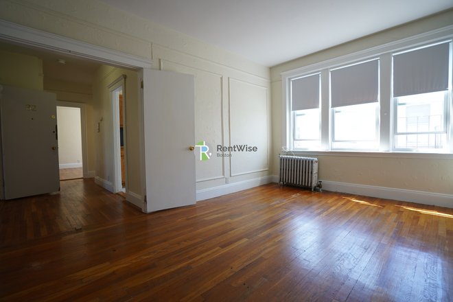 1 - Avail NOW-Awesome 1 bed Split, H/HW inc. NO FEE! Apartments