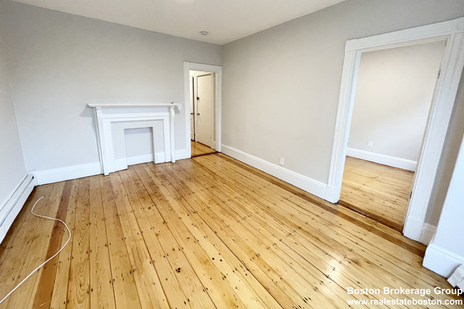 room - Convenient Mission Hill 3 Bed | Laundry in Building | Eat in Kitchen Apartments