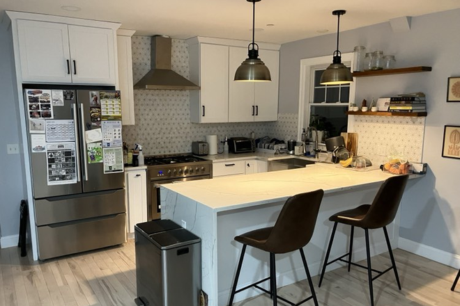 Kitchen area - *No broker fee, month-to-month lease* - Room available 5/1 in 2 bd, 2 ba near Davis Square Apartments