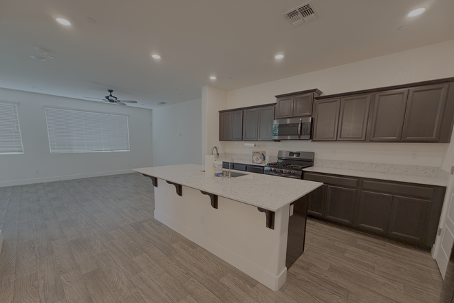 Kitched - 5 Bedroom 3 Bath-Whole House or Individual Rooms-6 minutes to UC Merced-Equipped kitchen & laundry