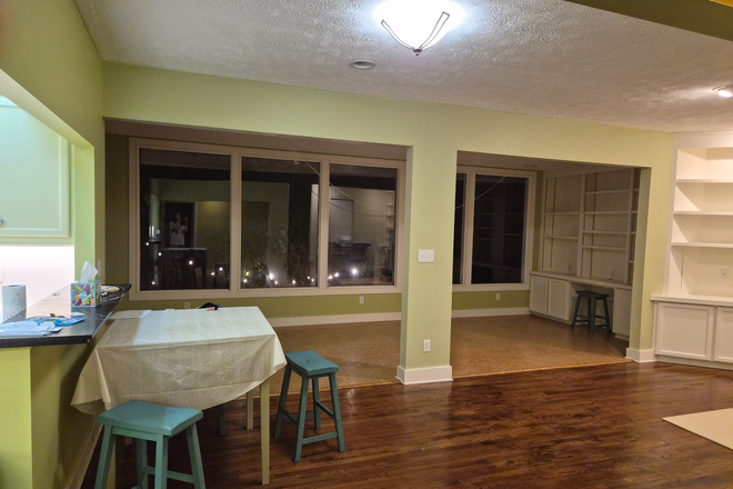 Living room - 1st floor in a house separated for renting, 3mins from ummc