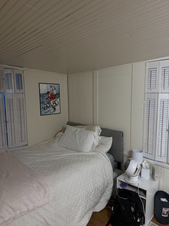 bed side table can stay if needed - Beautiful house, right off the hill and extremely close to campus