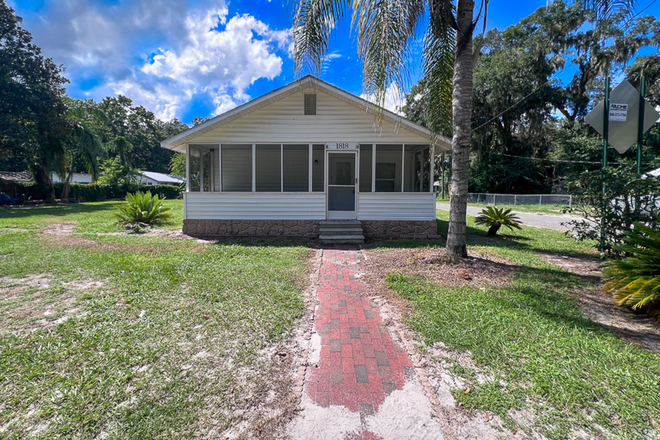  - Pet Friendly 2BR/2BA + Flex Space off Waldo Road!