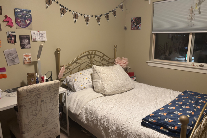 Bedroom - Room Sublet in Town House