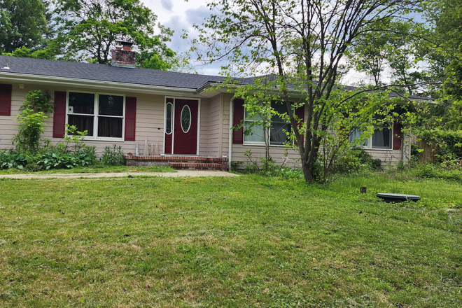 Front of the house. Entrance. - Furnished room w/private bath-Province Line Rd-Princeton