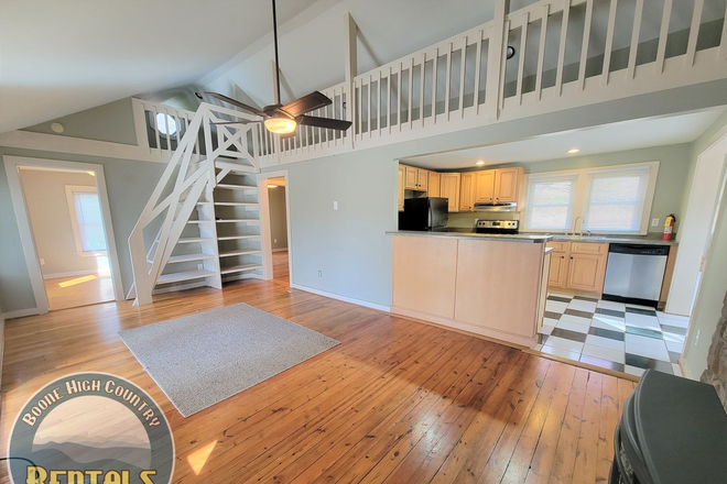 Photo - Banner Elk Bungalo House