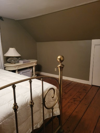 Bedroom - Homeshare East Bethel Quiet Dead End Road off Rt 14  Large Upstairs Bedroom  Private Study