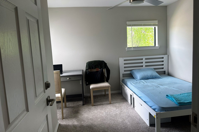 Bedroom - Azul Apartments | 7-Minute Drive to Campus + OUT Bus Stop