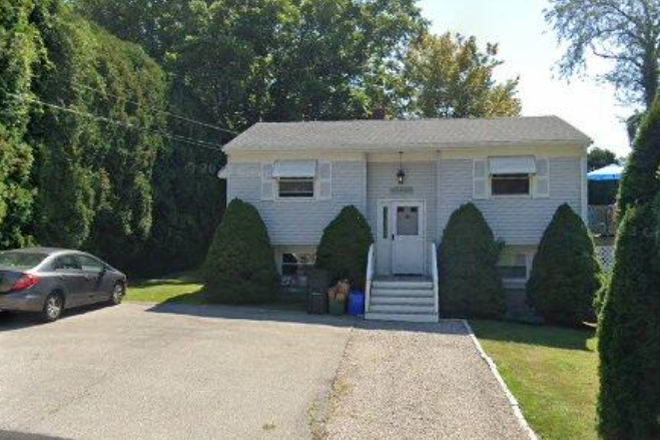 Front of home - 4 BED 2 BATH HOME for 2026-2027 URI Academic Year