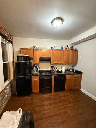 . - GORGEOUS 2 Bed/1 Bath in the North End - Avail 9/1!!! Apartments