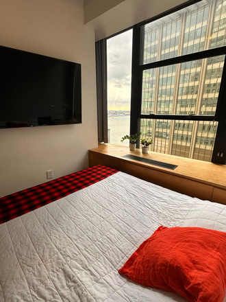 Bedroom - 110 Wall Street – Shared Student & Intern Housing Apartments