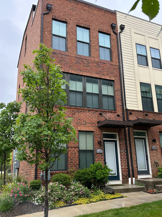 front of house - Top Floor Suite in New Construction Townhouse